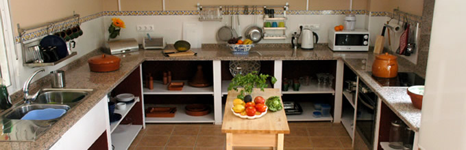 Andalucia Uno kitchen